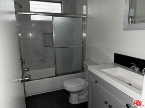 1475 S Wooster St in Los Angeles, CA - Building Photo - Building Photo