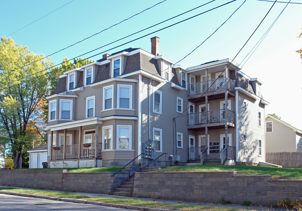 817 Clay St in Manchester, NH - Building Photo