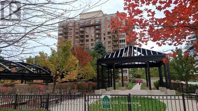 1103-1103 Leslie St