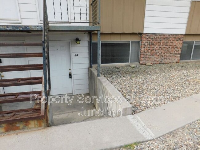2855 Elm Cir in Grand Junction, CO - Building Photo - Building Photo