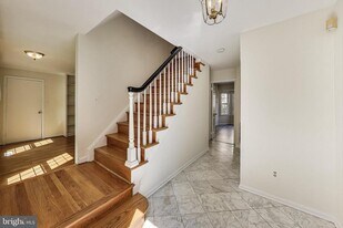 10323 Snowpine Way in Potomac, MD - Building Photo