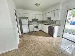 4011 Woodfern Dr in Orlando, FL - Building Photo - Building Photo
