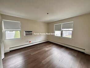 2 Smith St, Unit B in Boston, MA - Building Photo - Building Photo