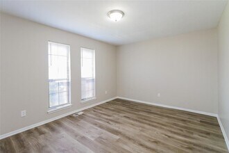 8313 NW 105th St in Oklahoma City, OK - Building Photo - Building Photo