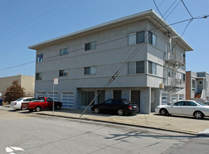 98 Macdonald Ave in Daly City, CA - Building Photo - Building Photo