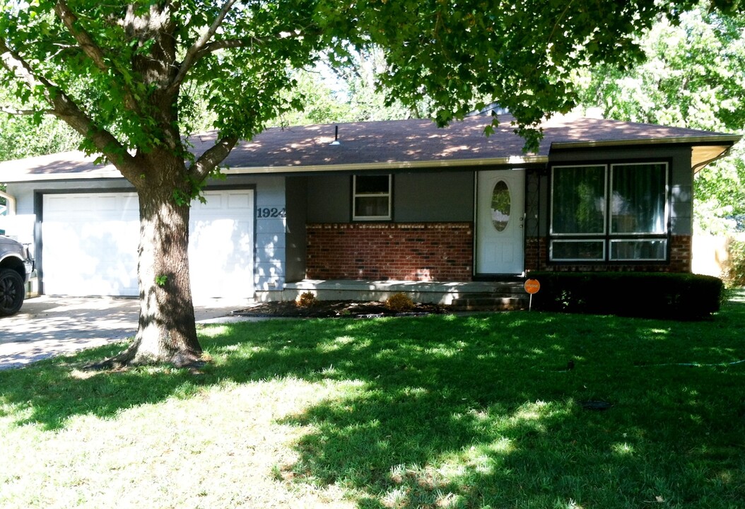 1924 Strong in Manhattan, KS - Building Photo