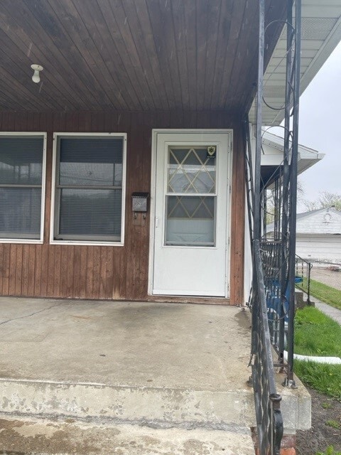 property at 118 W Foulkes St