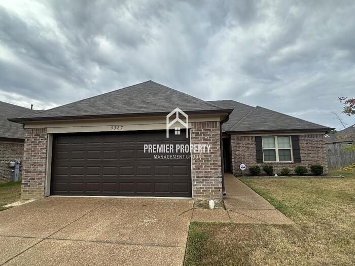 9387 Eckley Pl in Cordova, TN - Foto de edificio