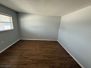 3937 Broadway in Ft. Myers, FL - Building Photo - Building Photo