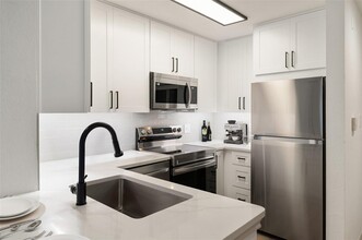 777 Dunlavy St in Houston, TX - Building Photo - Building Photo