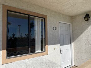 9489 Fairgrove Ln in San Diego, CA - Building Photo - Building Photo