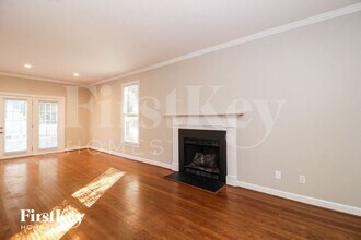 1909 Fernwood Dr in Greensboro, NC - Building Photo - Building Photo