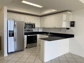 3500 Coral Wy in Miami, FL - Building Photo - Building Photo