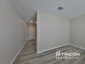 6923 Broad River Ave in Land O Lakes, FL - Building Photo - Building Photo