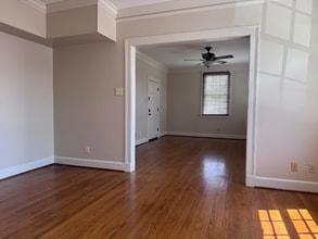 317 W University Ave, Unit 4 in Lafayette, LA - Building Photo - Building Photo