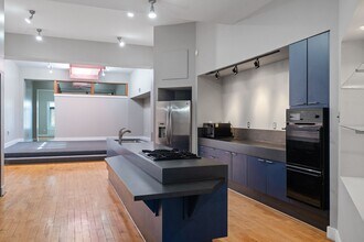 821 W Broad St in Richmond, VA - Building Photo - Building Photo