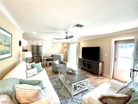 1435 Curlew Ave in Naples, FL - Building Photo