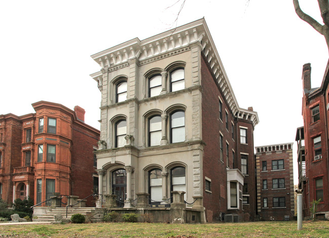 Greystone in Louisville, KY - Foto de edificio - Building Photo