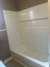 405 Lindenhurst Dr in North Little Rock, AR - Building Photo - Building Photo