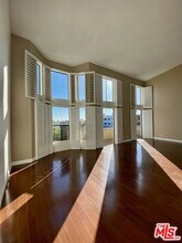 2332 Fox Hills Dr in Los Angeles, CA - Building Photo - Building Photo