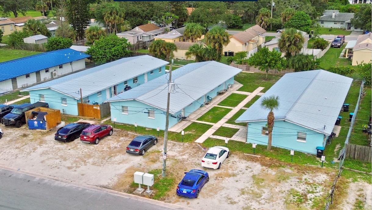 2131 Washington St NE in Palm Bay, FL - Building Photo