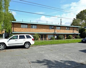 Bal Aire Court in Seattle, WA - Building Photo - Building Photo