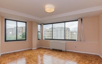 4740 Connecticut Ave NW-Unit -N/A in Washington, DC - Building Photo - Building Photo