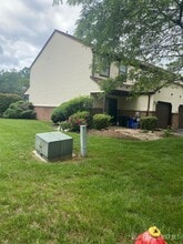 34 Aspen Dr in North Brunswick, NJ - Foto de edificio - Building Photo