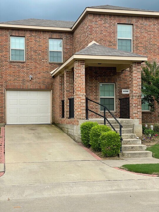 2256 Abbey Ln in Mesquite, TX - Building Photo