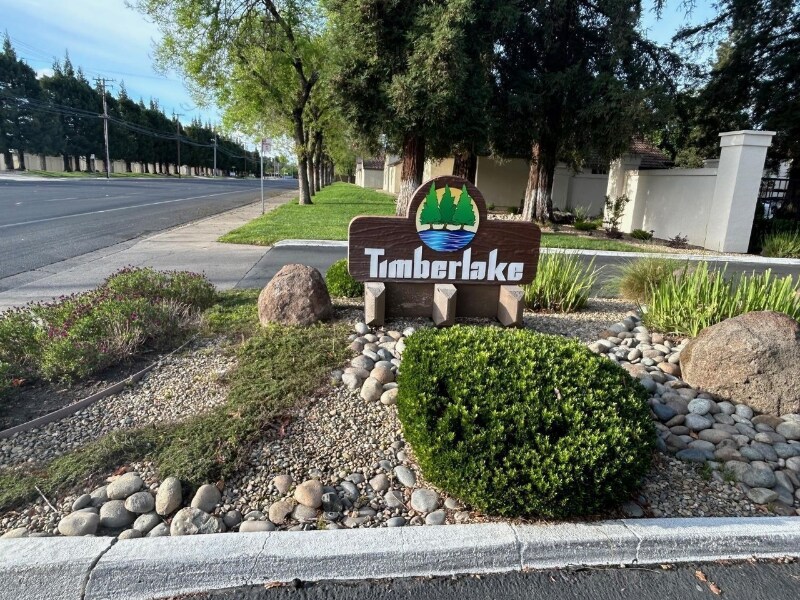 370 Tully Rd in Modesto, CA - Building Photo