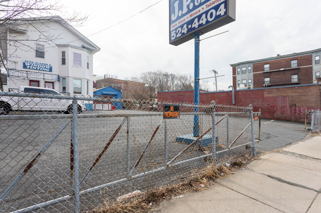 3326 Washington St in Jamaica Plain, MA - Foto de edificio - Building Photo