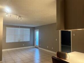 4541 W McNab Rd, Unit 12 in Pompano Beach, FL - Foto de edificio - Building Photo