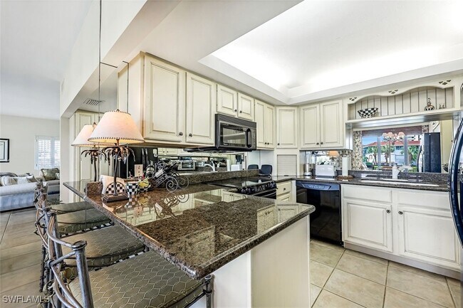property at 2216 Gulf Shore Blvd N