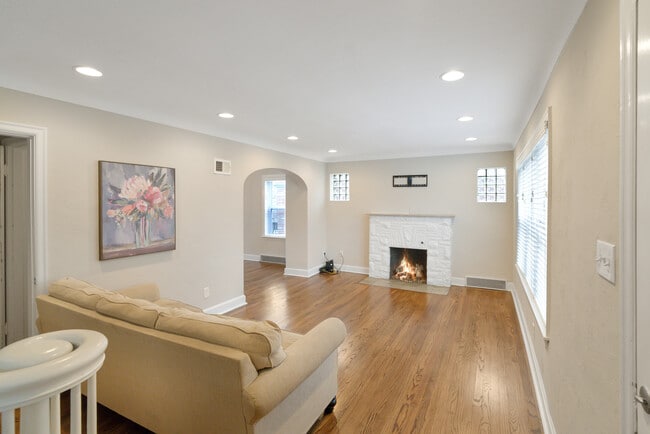 8729 Bridgeport Ave in Brentwood, MO - Building Photo - Building Photo