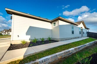 403 Cross Barn Blvd in Buda, TX - Building Photo - Building Photo