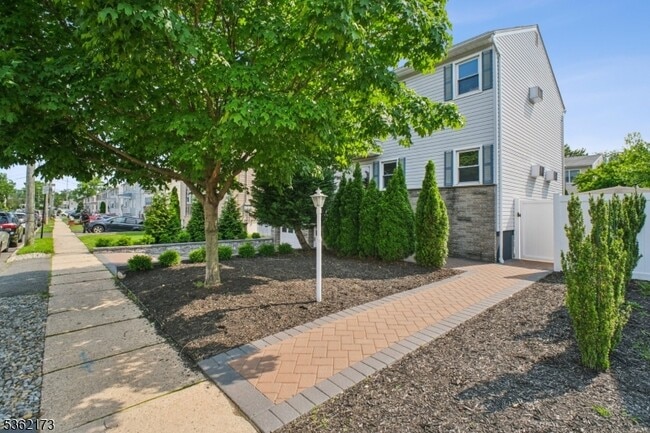 862 Dewey St in Union, NJ - Building Photo - Building Photo