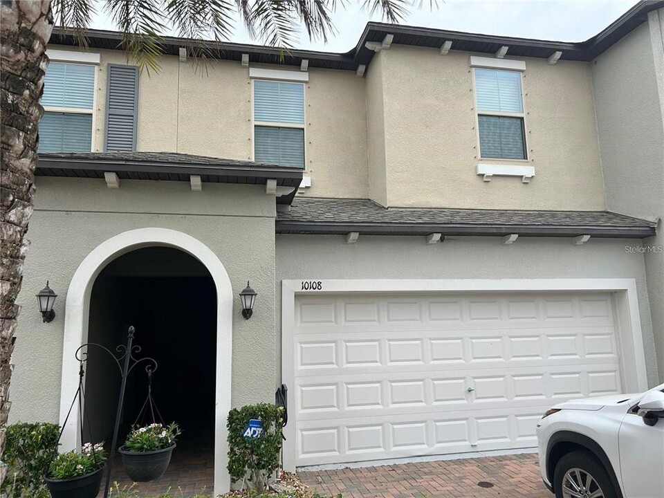 10108 Corso Milano Dr in Tampa, FL - Building Photo