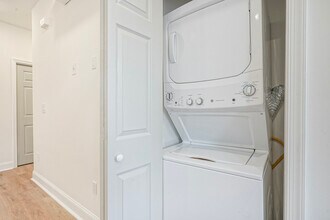 1934 S 23rd St, Unit 2 in Philadelphia, PA - Foto de edificio - Building Photo