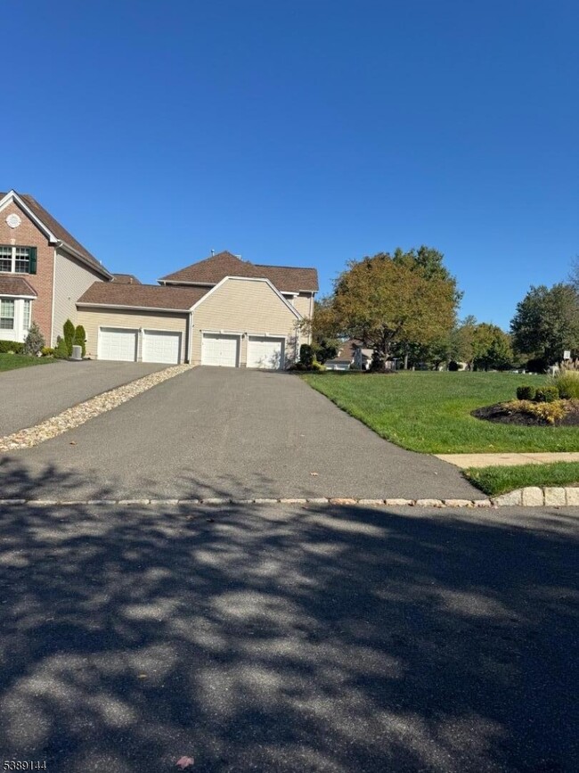 28 Langdale Rd in Wayne, NJ - Building Photo - Building Photo