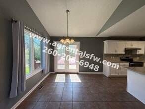 7909 Grayfield Ct in Fort Wayne, IN - Building Photo - Building Photo