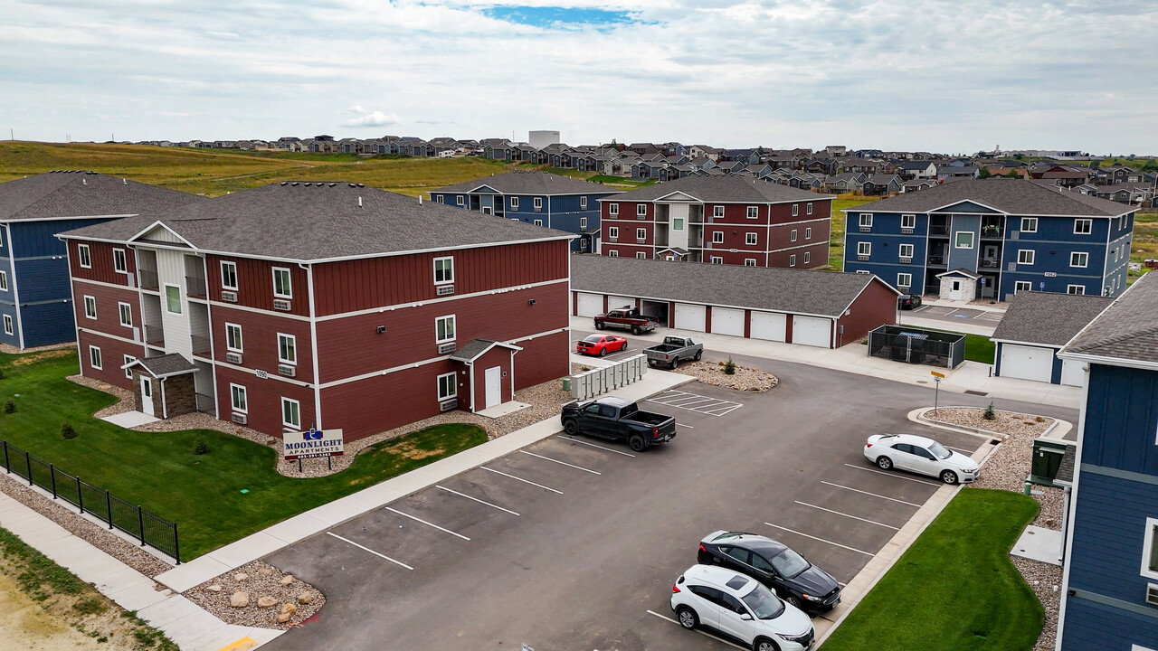 Moonlight Apartments in Rapid City, SD - Building Photo