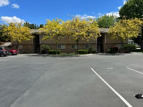 2312 Hood Ave, Unit H in Richland, WA - Foto de edificio - Building Photo