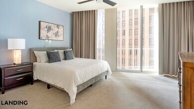 143 E Commerce St, Unit 706 in San Antonio, TX - Building Photo - Building Photo