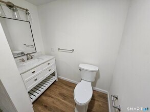 410 Main St in Southington, CT - Building Photo - Building Photo