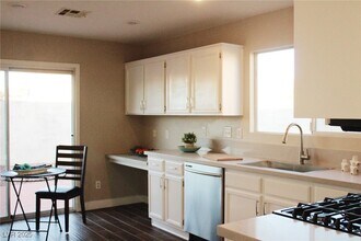 8366 Woodland Prairie Ave in Las Vegas, NV - Building Photo - Building Photo