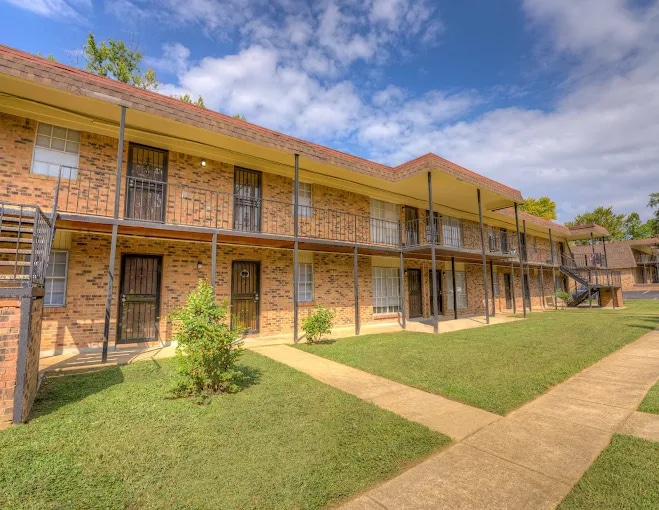 2879 Beverly Hill St in Memphis, TN - Building Photo