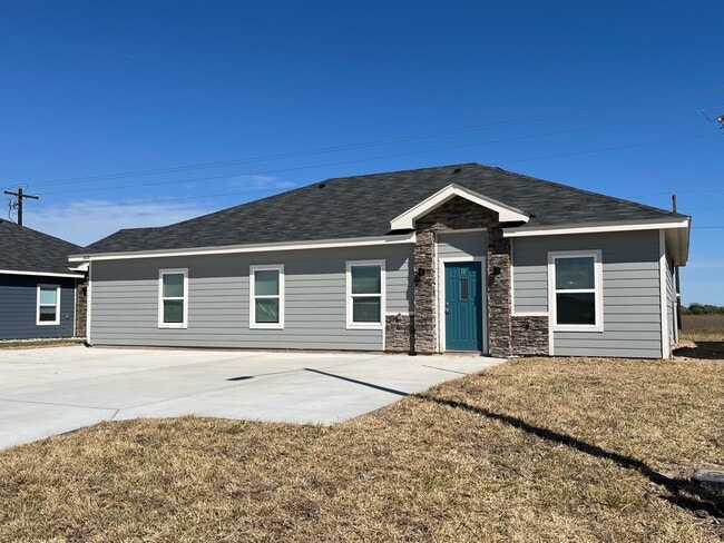 property at 2020 E Valley Cir