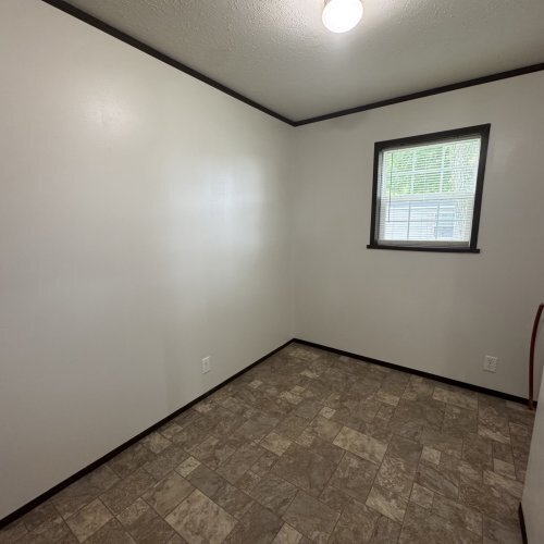 27 Crestwood Dr in Middletown, IN - Building Photo - Building Photo