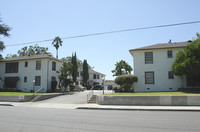 209-211 S Almansor St in Alhambra, CA - Foto de edificio - Building Photo