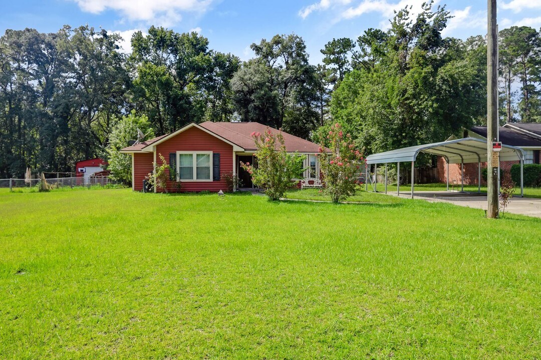 87 Zorn Rd in Hinesville, GA - Foto de edificio